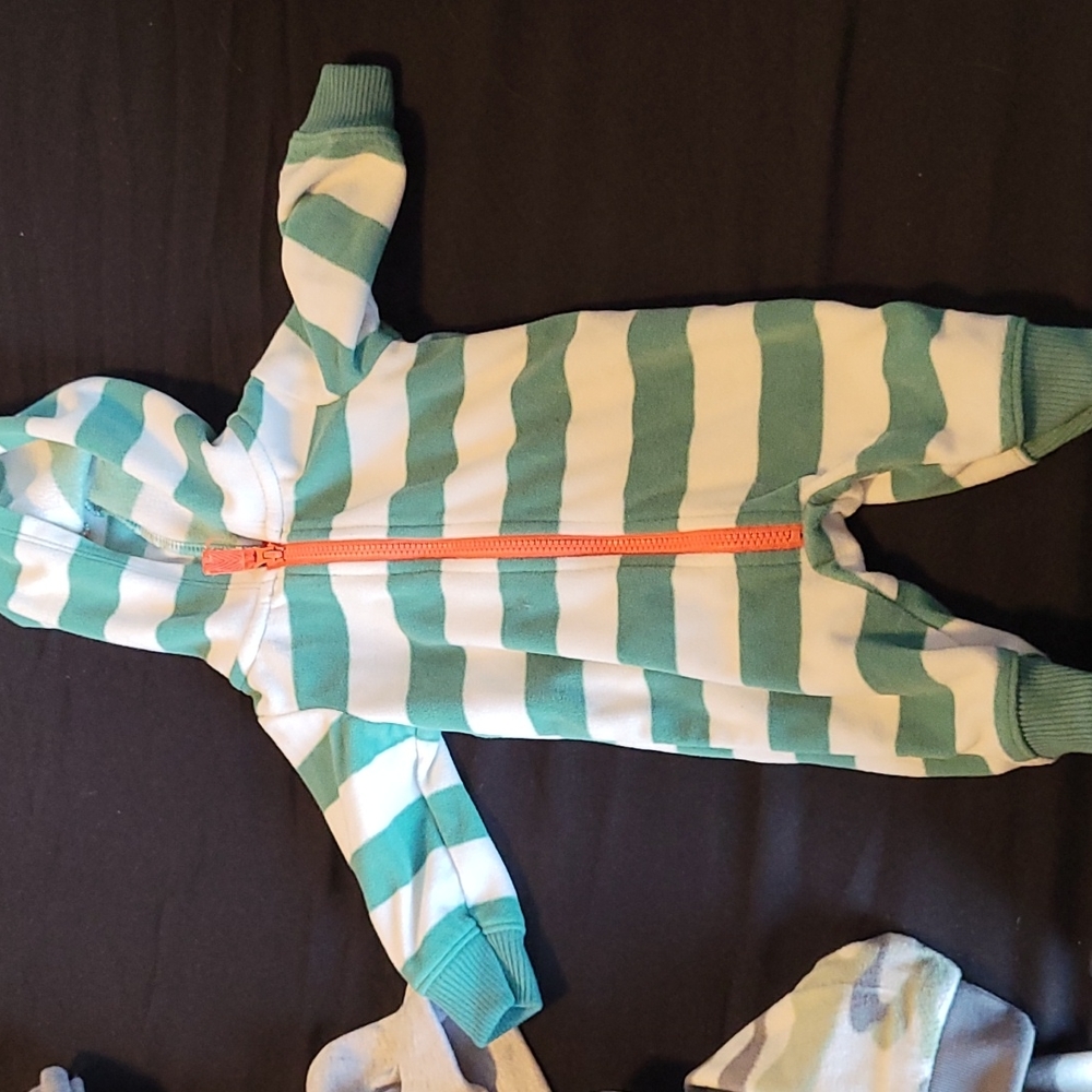 Boys dinosaur jumper Light use